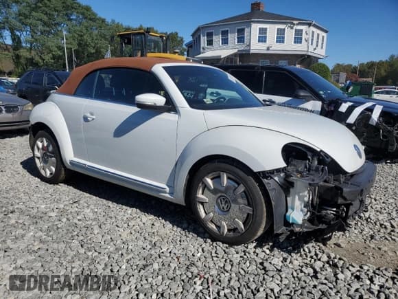 ✅ 2019 Volkswagen Beetle S • VIN: 3VW5DAAT0KM510659 • Lot: 85518885. Wystawiony na Copart z przebiegiem 100 077 mil. Bezpłatny archiwum sprzedaży aukcyjnych z USA i szczegółowy raport historii pojazdu na DreamBid. Zdjęcie 4.