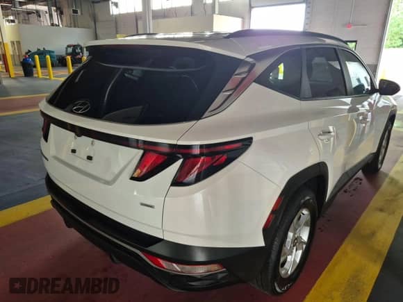 2024 Hyundai Tucson SEL with VIN 5NMJBCDE2RH389839, listed as a IAAI auction lot 42978881 with 20,450 mi miles and . Bid and sale history available at DreamBid. Image 1.