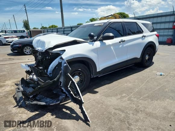 ✅ 2023 Ford Police Interceptor Utility • VIN: 1FM5K8ACXPGB74839 • Lot: 65605225. Listed on Copart with 13,126 mi. Free auction sales archive from the USA and detailed vehicle history report at DreamBid. Image 1.