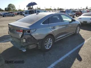 ✅ 2019 Hyundai Sonata SE • VIN: 5NPE24AF2KH756770 • Лот: 41063203. Опубликован ранее на Copart с пробегом 92 241 миль. Бесплатный доступ к архиву аукционных продаж из США и подробный отчёт об истории автомобиля на DreamBid. Изображение 3.