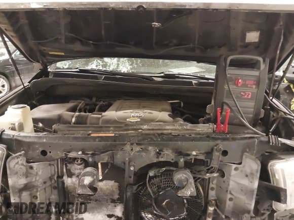 ✅ 2011 Toyota Sequoia Limited • VIN: 5TDJY5G10BS050146 • Lot: 41612884. Wystawiony na IAAI z przebiegiem 217 664 mil. Bezpłatny archiwum sprzedaży aukcyjnych z USA i szczegółowy raport historii pojazdu na DreamBid. Zdjęcie 10.