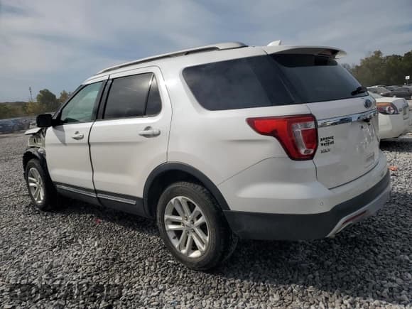✅ 2017 Ford Explorer XLT • VIN: 1FM5K7DH6HGC10416 • Lot: 89698655. Listed on Copart with 126,525 mi. Free auction sales archive from the USA and detailed vehicle history report at DreamBid. Image 2.