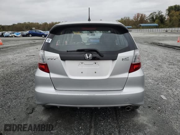 ✅ 2011 Honda Fit Sport • VIN: JHMGE8H57BC002973 • Лот: 90239595. Опубликован ранее на Copart с пробегом 106 447 миль. Бесплатный доступ к архиву аукционных продаж из США и подробный отчёт об истории автомобиля на DreamBid. Изображение 6.