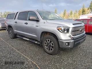✅ 2019 Toyota Tundra SR5 • VIN: 5TFDY5F1XKX824735 • Лот: 43631942. Опубликован ранее на IAAI с пробегом 52 762 миль. Бесплатный доступ к архиву аукционных продаж из США и подробный отчёт об истории автомобиля на DreamBid. Изображение 1.
