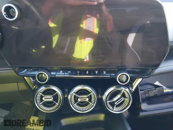 ✅ 2024 Chevrolet Blazer EV eAWD LT • VIN: 3GNKDBRJ3RS194086 • Лот: 43349930. Опубликован ранее на IAAI с пробегом 3 443 миль. Бесплатный доступ к архиву аукционных продаж из США и подробный отчёт об истории автомобиля на DreamBid. Изображение 18.