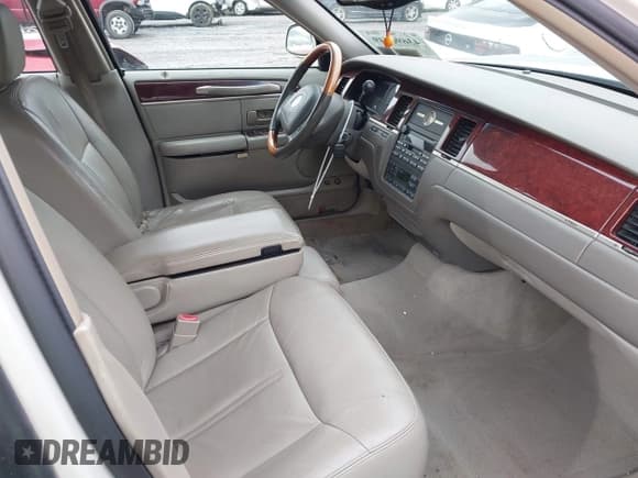 ✅ 2004 Lincoln Town Car Ultimate • VIN: 1LNHM83W24Y611804 • Lot: 43696649. Listed on IAAI with 146,909 mi. Free auction sales archive from the USA and detailed vehicle history report at DreamBid. Image 5.