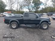 ✅ 2004 Toyota Tacoma PreRunner • VIN: 5TESM92N54Z382137 • Lot: 43581068. Wystawiony na IAAI z przebiegiem 242 341 mil. Bezpłatny archiwum sprzedaży aukcyjnych z USA i szczegółowy raport historii pojazdu na DreamBid. Zdjęcie 13.