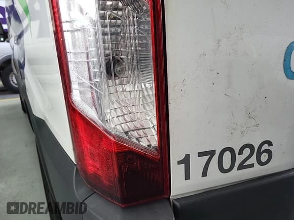 ✅ 2017 Ford Transit • VIN: 1FTYE1YMXHKA82272 • Lot: 42541429. Wystawiony na IAAI z przebiegiem 256 393 mil. Bezpłatny archiwum sprzedaży aukcyjnych z USA i szczegółowy raport historii pojazdu na DreamBid. Zdjęcie 1.