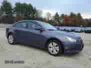 2014 Chevrolet Cruze LS z VIN 1G1PA5SG3E7205435, wystawiony jako Copart lot #91426375 z przebiegiem 123 215 mil mil oraz Czysty tytuł • Clean title. Historia ofert i sprzedaży dostępna na DreamBid. Obrazek 4.