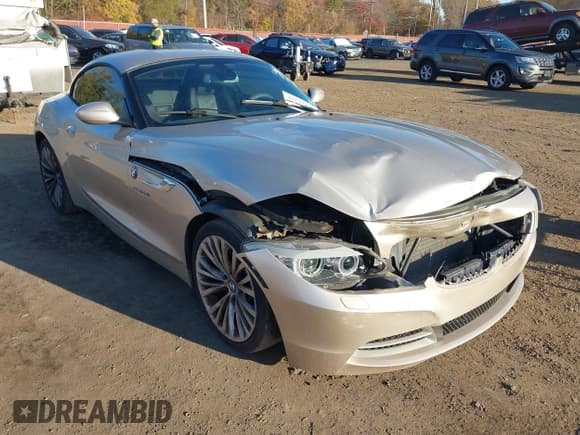 ✅ 2009 BMW Z4 sDrive35i • VIN: WBALM73549E351332 • Lot: 43547846. Listed on IAAI with 73,141 mi. Free auction sales archive from the USA and detailed vehicle history report at DreamBid. Image 6.
