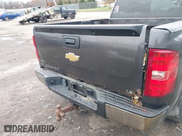 ✅ 2011 Chevrolet Silverado 1500 LS • VIN: 3GCPKREA5BG273612 • Lot: 43720013. Wystawiony na IAAI z przebiegiem 125 171 mil. Bezpłatny archiwum sprzedaży aukcyjnych z USA i szczegółowy raport historii pojazdu na DreamBid. Zdjęcie 6.