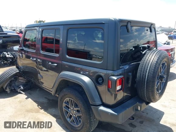 ✅ 2024 Jeep Wrangler Sport S • VIN: 1C4PJXDG3RW254162 • Лот: 42320508. Опубликован ранее на IAAI с пробегом 8 681 миль. Бесплатный доступ к архиву аукционных продаж из США и подробный отчёт об истории автомобиля на DreamBid. Изображение 3.
