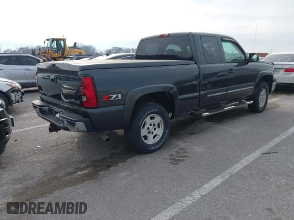 ✅ 2004 Chevrolet Silverado 1500 Z71 • VIN: 2GCEK19T241246156 • Lot: 43822658. Wystawiony na IAAI z przebiegiem 185 386 mil. Bezpłatny archiwum sprzedaży aukcyjnych z USA i szczegółowy raport historii pojazdu na DreamBid. Zdjęcie 4.