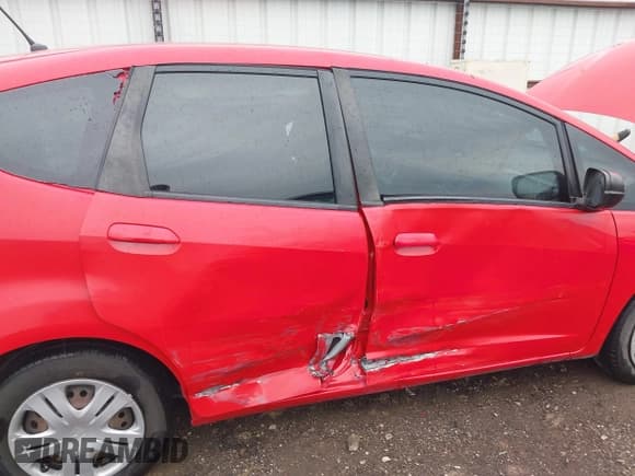 ✅ 2011 Honda Fit • VIN: JHMGE8H39BC015478 • Lot: 43443585. Listed on IAAI with 142,019 mi. Free auction sales archive from the USA and detailed vehicle history report at DreamBid. Image 6.