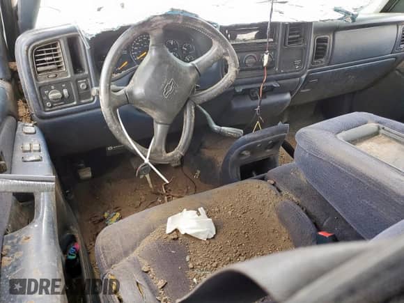 1999 Chevrolet Silverado 1500 LS with VIN 2GCEC19V2X1118549, listed as a Copart auction lot 68527045 with Not provided miles and Non repairable. Bid and sale history available at DreamBid. Image 8.