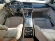 ✅ 2009 BMW 7 Series 750Li • VIN: WBAKB83529CY62105 • Lot: 92477355. Wystawiony na Copart z przebiegiem 121 004 mil. Bezpłatny archiwum sprzedaży aukcyjnych z USA i szczegółowy raport historii pojazdu na DreamBid. Zdjęcie 8.