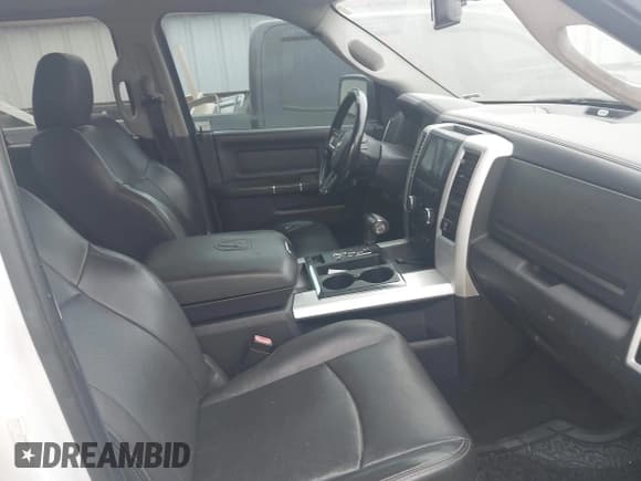 ✅ 2010 Dodge 1500 SLT • VIN: 1D7RB1GT7AS164798 • Lot: 41847595. Wystawiony na IAAI z przebiegiem 247 758 mil. Bezpłatny archiwum sprzedaży aukcyjnych z USA i szczegółowy raport historii pojazdu na DreamBid. Zdjęcie 5.