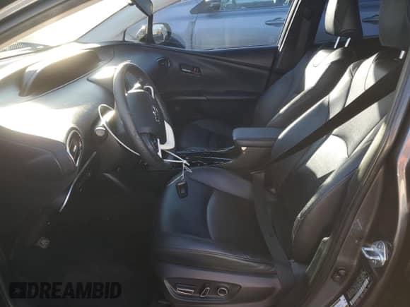 2017 Toyota Prius Plus с VIN JTDKARFP3H3016377, выставлен на аукционе Copart как лот 90879435 с пробегом 152 726 миль миль и Списание • Salvage title. История ставок и продаж доступна на DreamBid. Изображение 7.