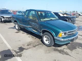 ✅ 1996 Chevrolet S-10 LS • VIN: 1GCCS1947T8144587 • Лот: 42032003. Опубликован ранее на IAAI с пробегом 204 184 миль. Бесплатный доступ к архиву аукционных продаж из США и подробный отчёт об истории автомобиля на DreamBid. Изображение 1.