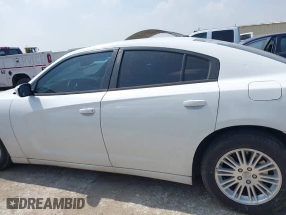 ✅ 2013 Dodge Charger SXT • VIN: 2C3CDXHG0DH664865 • Лот: 41914053. Опубликован ранее на IAAI с пробегом 195 211 миль. Бесплатный доступ к архиву аукционных продаж из США и подробный отчёт об истории автомобиля на DreamBid. Изображение 14.