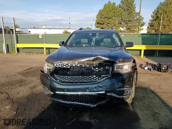 ✅ 2019 GMC Acadia Denali • VIN: 1GKKNXLS7KZ296587 • Lot: 71738045. Wystawiony na Copart z przebiegiem 51 377 mil. Bezpłatny archiwum sprzedaży aukcyjnych z USA i szczegółowy raport historii pojazdu na DreamBid. Zdjęcie 14.