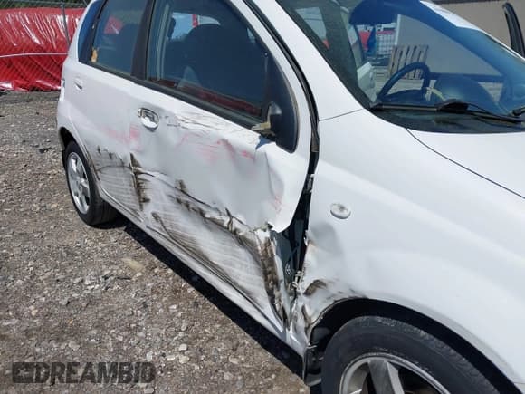 ✅ 2006 Chevrolet Aveo LS • VIN: KL1TD66666B532387 • Lot: 41989941. Wystawiony na IAAI z przebiegiem 117 000 mil. Bezpłatny archiwum sprzedaży aukcyjnych z USA i szczegółowy raport historii pojazdu na DreamBid. Zdjęcie 6.