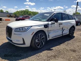 ✅ 2024 Lincoln Corsair Grand Touring • VIN: 5LMTJ5DZ9RUL06144 • Лот: 55814985. Опубликован ранее на Copart с пробегом 6 770 миль. Бесплатный доступ к архиву аукционных продаж из США и подробный отчёт об истории автомобиля на DreamBid. Изображение 1.