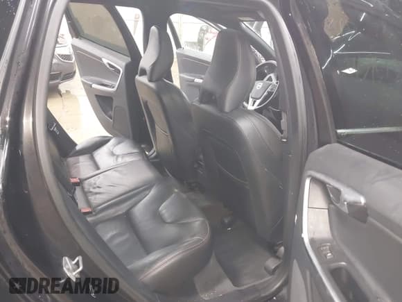 ✅ 2016 Volvo XC60 T6 • VIN: YV4902RKXG2854528 • Lot: 43717548. Wystawiony na IAAI z przebiegiem 161 256 mil. Bezpłatny archiwum sprzedaży aukcyjnych z USA i szczegółowy raport historii pojazdu na DreamBid. Zdjęcie 8.