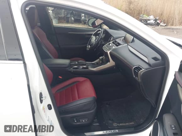 ✅ 2017 Lexus NX 200t • VIN: JTJBARBZ3H2110771 • Lot: 41961883. Wystawiony na IAAI z przebiegiem 62 240 mil. Bezpłatny archiwum sprzedaży aukcyjnych z USA i szczegółowy raport historii pojazdu na DreamBid. Zdjęcie 5.