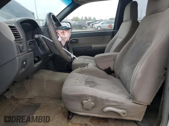 ✅ 2004 Chevrolet Colorado 1SB LS Z85 • VIN: 1GCDT136648204145 • Лот: 62336285. Опубликован ранее на Copart с пробегом 159 379 миль. Бесплатный доступ к архиву аукционных продаж из США и подробный отчёт об истории автомобиля на DreamBid. Изображение 7.