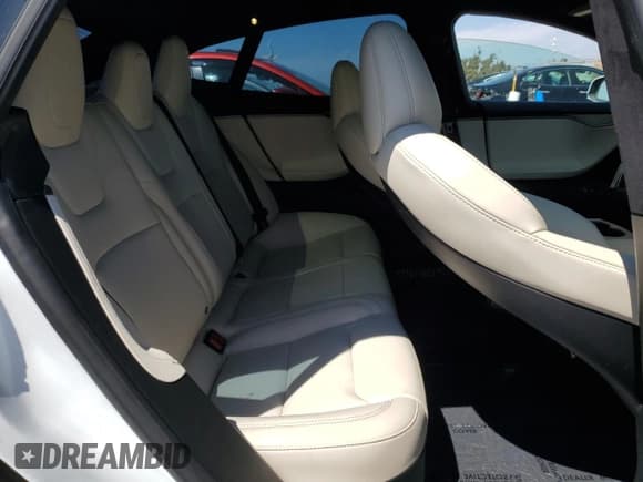 ✅ 2021 Tesla Model S Long Range Plus • VIN: 5YJSA1E27MF418956 • Lot: 71564375. Wystawiony na Copart z przebiegiem 26 284 mil. Bezpłatny archiwum sprzedaży aukcyjnych z USA i szczegółowy raport historii pojazdu na DreamBid. Zdjęcie 10.