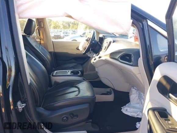 ✅ 2020 Chrysler Pacifica Limited • VIN: 2C4RC1GG0LR109673 • Лот: 43600805. Опубликован ранее на IAAI с пробегом 57 384 миль. Бесплатный доступ к архиву аукционных продаж из США и подробный отчёт об истории автомобиля на DreamBid. Изображение 5.