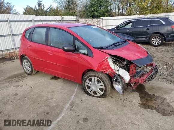 ✅ 2011 Honda Fit • VIN: JHMGE8G31BS000349 • Лот: 89577505. Опубликован ранее на Copart с пробегом 86 552 миль. Бесплатный доступ к архиву аукционных продаж из США и подробный отчёт об истории автомобиля на DreamBid. Изображение 4.