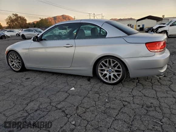 ✅ 2008 BMW 3 Series 328i • VIN: WBAWL13538PX11514 • Лот: 96127265. Опубликован ранее на Copart с пробегом 82 190 миль. Бесплатный доступ к архиву аукционных продаж из США и подробный отчёт об истории автомобиля на DreamBid. Изображение 2.