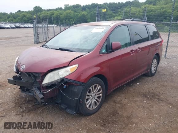 ✅ 2012 Toyota Sienna XLE AAS • VIN: 5TDYK3DC6CS255241 • Lot: 42816994. Listed on IAAI with 173,913 mi. Free auction sales archive from the USA and detailed vehicle history report at DreamBid. Image 2.
