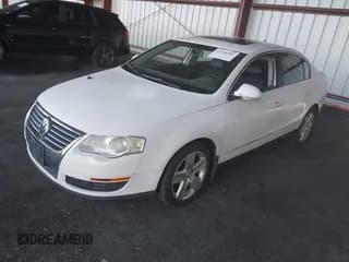 ✅ 2008 Volkswagen Passat Komfort • VIN: WVWAK73C68P004232 • Lot: 43588281. Wystawiony na IAAI z przebiegiem 211 585 mil. Bezpłatny archiwum sprzedaży aukcyjnych z USA i szczegółowy raport historii pojazdu na DreamBid. Zdjęcie 2.