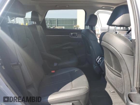 ✅ 2023 Kia Sorento SX • VIN: 5XYRKDLF6PG171851 • Лот: 86260985. Опубликован ранее на Copart с пробегом 16 745 миль. Бесплатный доступ к архиву аукционных продаж из США и подробный отчёт об истории автомобиля на DreamBid. Изображение 11.