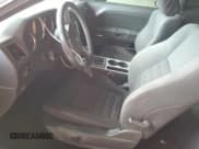 ✅ 2009 Dodge Challenger SE • VIN: 2B3LJ44V79H522769 • Lot: 49964414. Wystawiony na Copart z przebiegiem 193 953 mil. Bezpłatny archiwum sprzedaży aukcyjnych z USA i szczegółowy raport historii pojazdu na DreamBid. Zdjęcie 7.