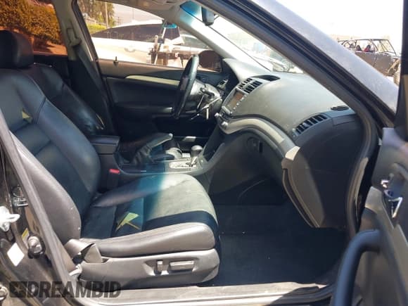 ✅ 2008 Acura TSX Nav • VIN: JH4CL96918C001018 • Lot: 42700049. Wystawiony na IAAI z przebiegiem 226 575 mil. Bezpłatny archiwum sprzedaży aukcyjnych z USA i szczegółowy raport historii pojazdu na DreamBid. Zdjęcie 5.