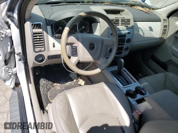 ✅ 2008 Mercury Mariner • VIN: 4M2CU81158KJ13802 • Lot: 57981485. Wystawiony na Copart z przebiegiem 109 225 mil. Bezpłatny archiwum sprzedaży aukcyjnych z USA i szczegółowy raport historii pojazdu na DreamBid. Zdjęcie 8.