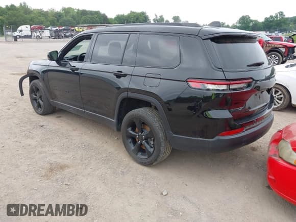 ✅ 2023 Jeep Grand Cherokee Laredo • VIN: 1C4RJKAG0P8828301 • Lot: 42198860. Listed on IAAI with 34,182 mi. Free auction sales archive from the USA and detailed vehicle history report at DreamBid. Image 3.