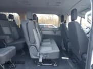 ✅ 2022 Ford Transit Passenger XL • VIN: 1FBAX2Y8XNKA62897 • Lot: 89276515. Wystawiony na Copart z przebiegiem Nie podano. Bezpłatny archiwum sprzedaży aukcyjnych z USA i szczegółowy raport historii pojazdu na DreamBid. Zdjęcie 11.