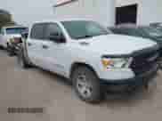 2022 Ram 1500 Tradesman z VIN 1C6SRFNT0NN416927, wystawiony jako IAAI lot #42019996 z przebiegiem 91 025 mil mil oraz . Historia ofert i sprzedaży dostępna na DreamBid. Obrazek 1.