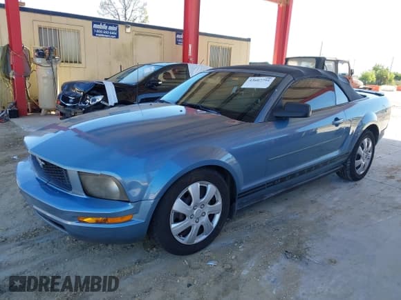 ✅ 2007 Ford Mustang Deluxe • VIN: 1ZVFT84NX75297925 • Lot: 43607791. Listed on IAAI with 110,074 mi. Free auction sales archive from the USA and detailed vehicle history report at DreamBid. Image 2.