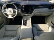 ✅ 2022 Volvo XC60 Inscription • VIN: YV4H60DL3N1008095 • Lot: 45374244. Wystawiony na Copart z przebiegiem 21 390 mil. Bezpłatny archiwum sprzedaży aukcyjnych z USA i szczegółowy raport historii pojazdu na DreamBid. Zdjęcie 8.