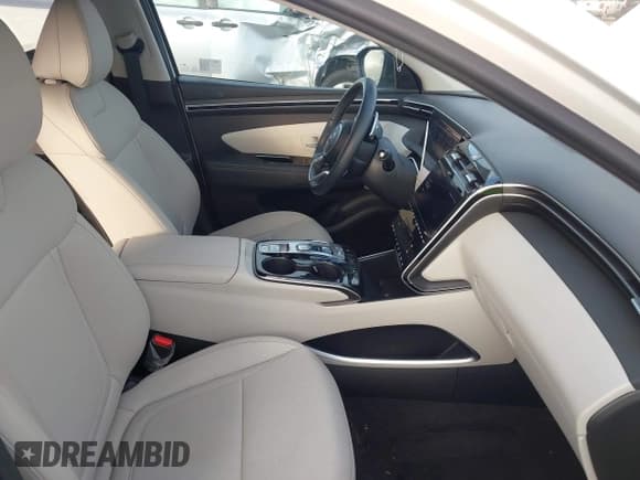 ✅ 2024 Hyundai Tucson SEL Convenience • VIN: KM8JCCD13RU175957 • Lot: 43413526. Wystawiony na IAAI z przebiegiem 17 888 mil. Bezpłatny archiwum sprzedaży aukcyjnych z USA i szczegółowy raport historii pojazdu na DreamBid. Zdjęcie 5.