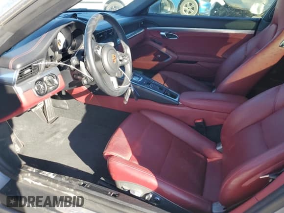 ✅ 2018 Porsche 911 4S • VIN: WP0BB2A95JS135038 • Lot: 48695635. Listed on Copart with 30,991 mi. Free auction sales archive from the USA and detailed vehicle history report at DreamBid. Image 7.