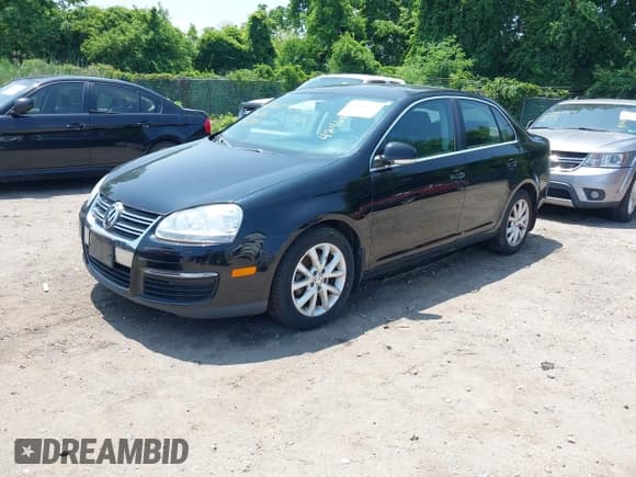✅ 2010 Volkswagen Jetta SE • VIN: 3VWRZ7AJ9AM042787 • Lot: 42466773. Listed on IAAI with 144,829 mi. Free auction sales archive from the USA and detailed vehicle history report at DreamBid. Image 2.
