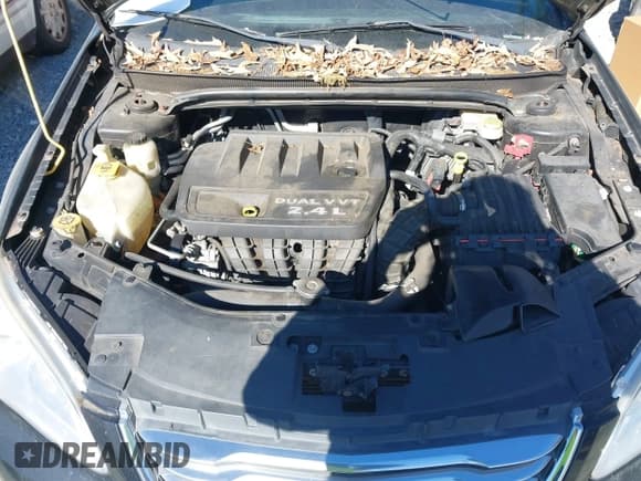 ✅ 2012 Chrysler 200 LX • VIN: 1C3CCBAB7CN271987 • Лот: 43682837. Опубликован ранее на IAAI с пробегом 220 403 миль. Бесплатный доступ к архиву аукционных продаж из США и подробный отчёт об истории автомобиля на DreamBid. Изображение 10.