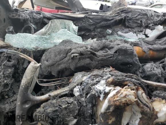 ✅ 2021 Chevrolet Silverado 1500 LT • VIN: 3GCUYDET0MG178514 • Lot: 66687235. Listed on Copart with Not provided. Free auction sales archive from the USA and detailed vehicle history report at DreamBid. Image 9.